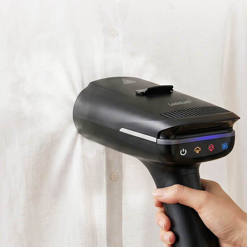 B&agrave;n Ủi Hơi Nước LocknLock H&uacute;t Vải Th&ocirc;ng Minh ENI216BLK Dung T&iacute;ch 270ml - 220-240V, 50/60Hz,1400W-M&agrave;u Đen, , large image number null